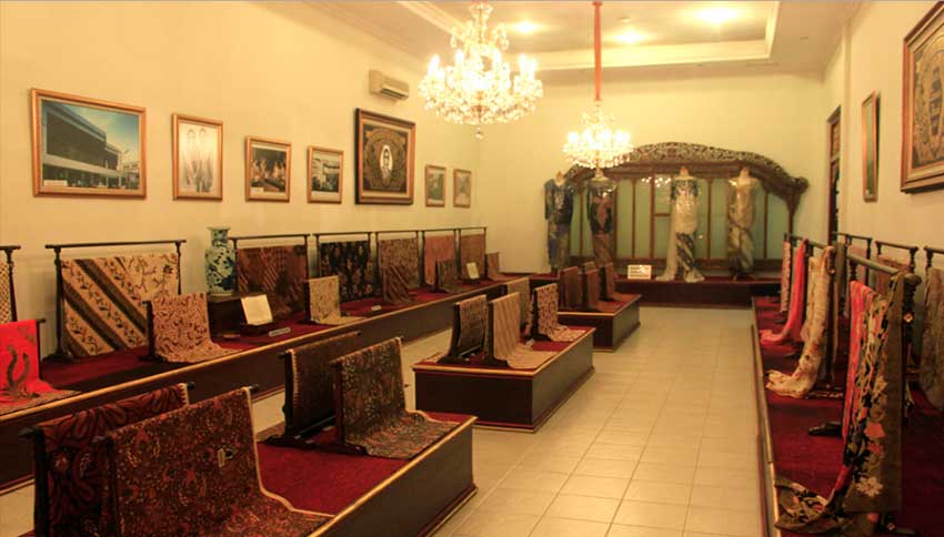 Wisata sekitar Malioboro  Museum Batik Jogja