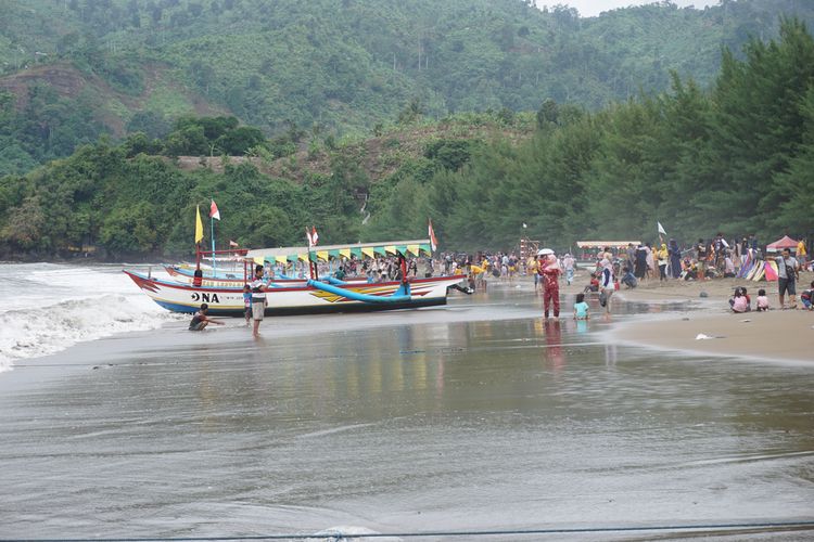 Pantai Midodaren