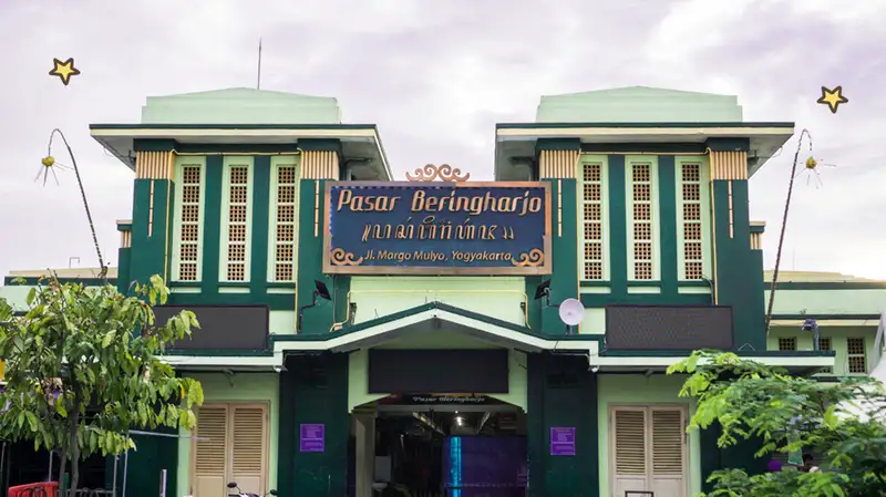 Wisata sekitar Malioboro  Pasar Beringharjo