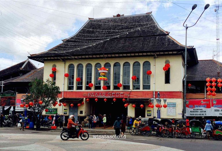Pasar Gede Harjonagoro