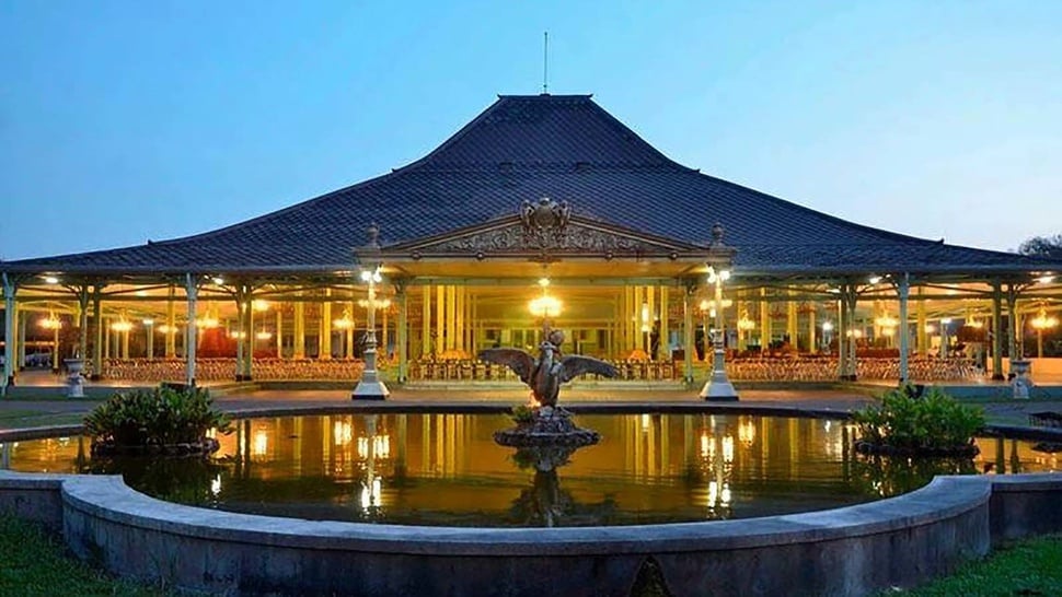 Wisata sejarah Solo Puro Mangkunegaran