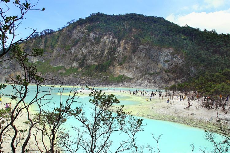 Wisata Kawah Putih Ciwidey Bandung