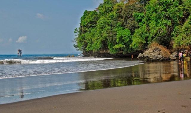 Pantai Batu Karas Jawa Barat