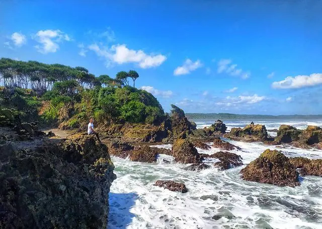 Pantai Karang Tawulan Jawa Barat